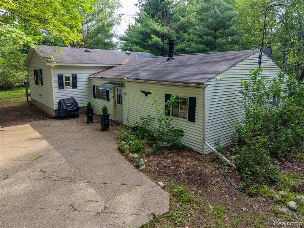 945 N Hockaday Road, Gladwin, MI 48624 — Photo 17