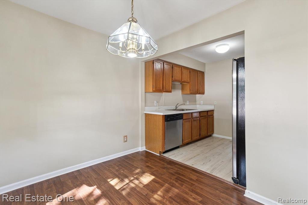24762 Bashian Drive, Novi, MI — Photo 7