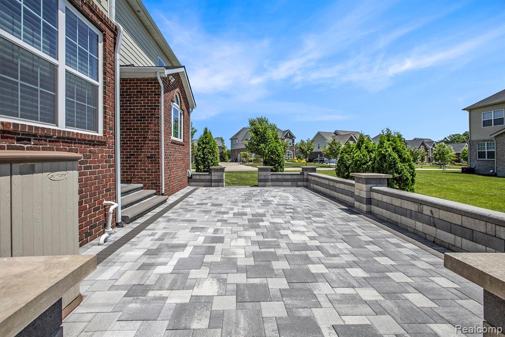 51021 Laurel Park, Canton, MI 48188 — Photo 33