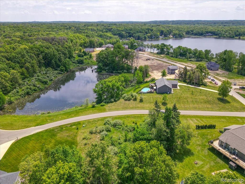 715 ORCHARD RIDGE Court, Ortonville, MI 48462 — Photo 8