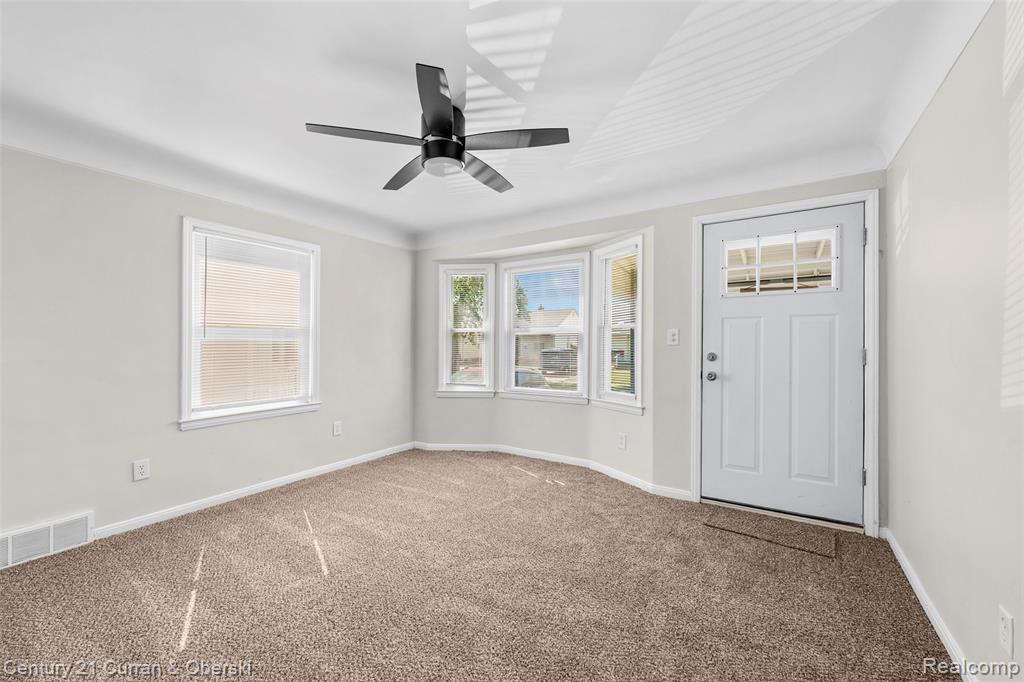 582 Mill Street, Lincoln Park, MI 48146 — Photo 4