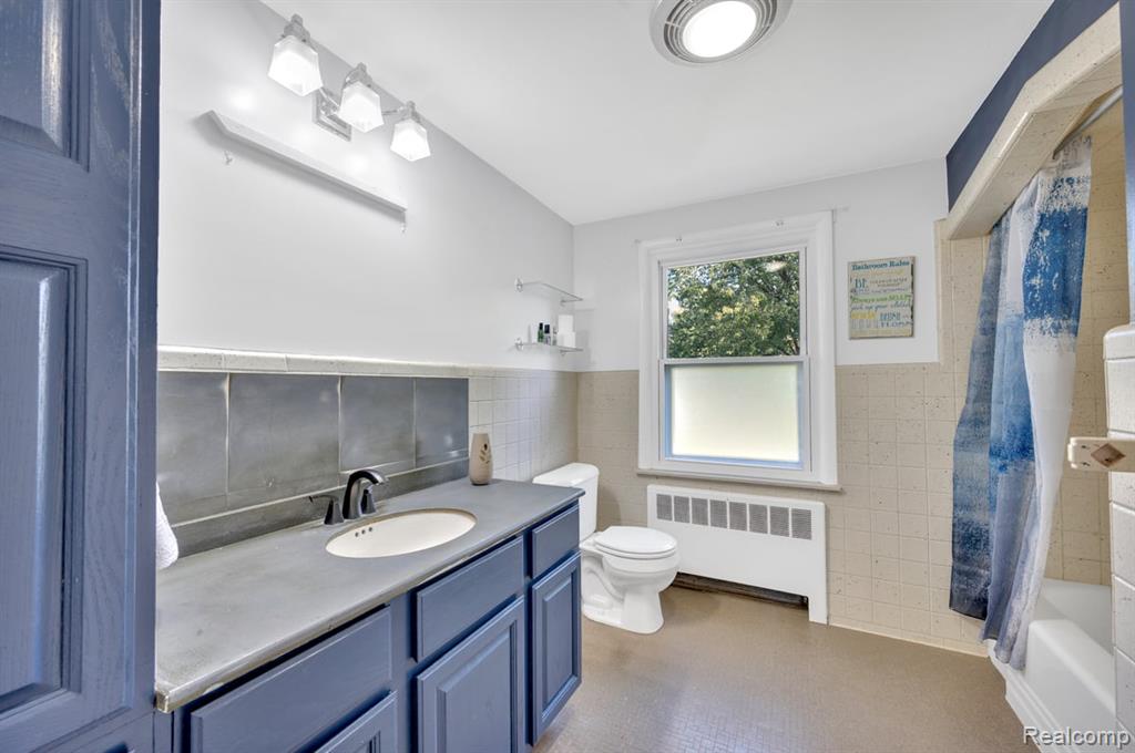 42790 Utica Road, Sterling Heights, MI 48314 — Photo 13