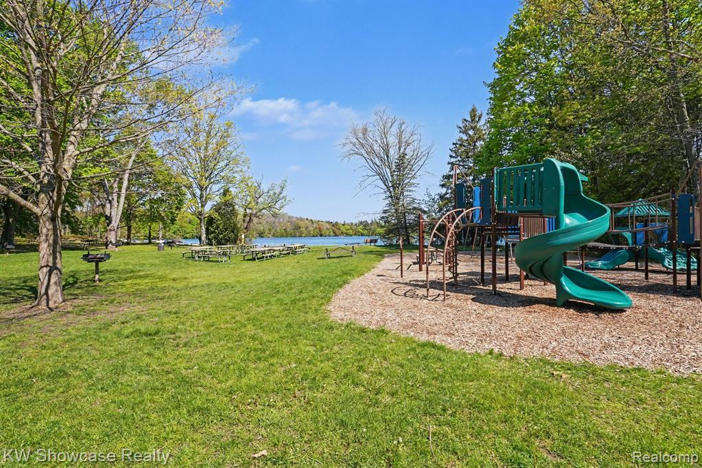 4200 Woodcock Way, Highland, MI — Photo 28