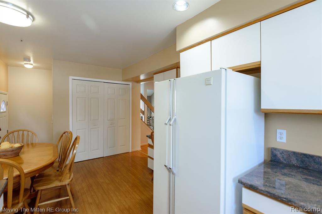 925 N Rosevere Avenue, Dearborn, MI 48128 — Photo 11
