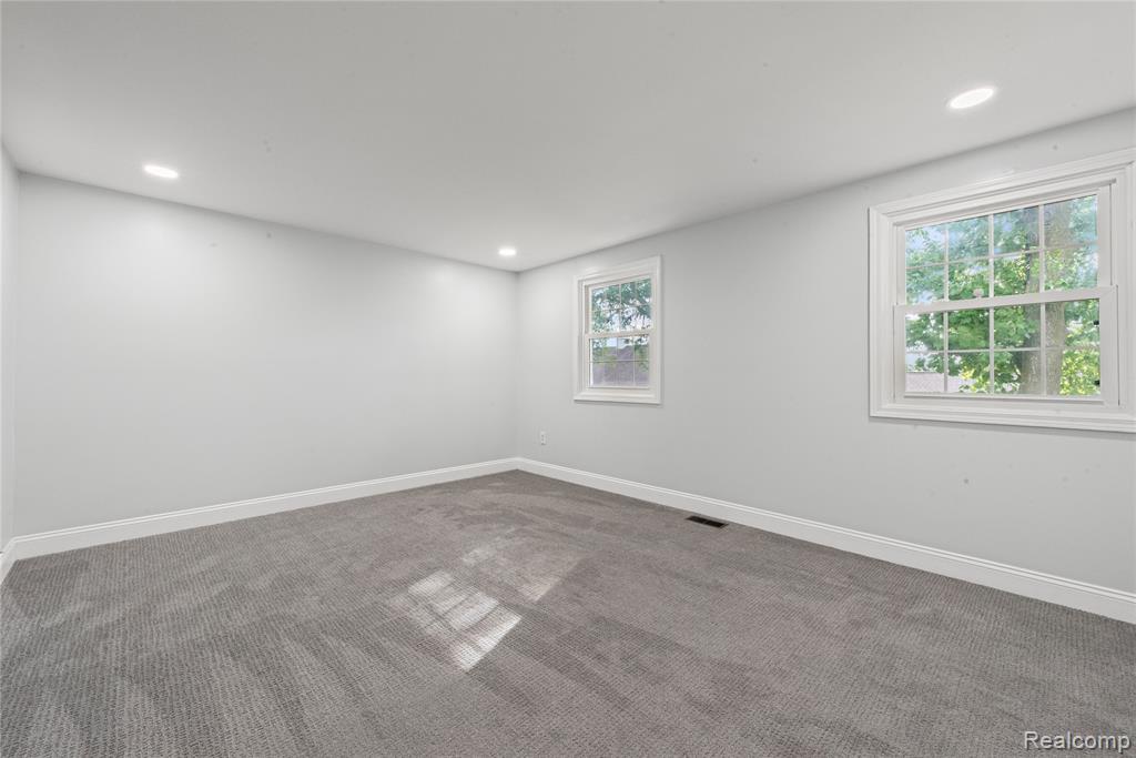 1823 Brentwood Drive, Troy, MI 48098 — Photo 12