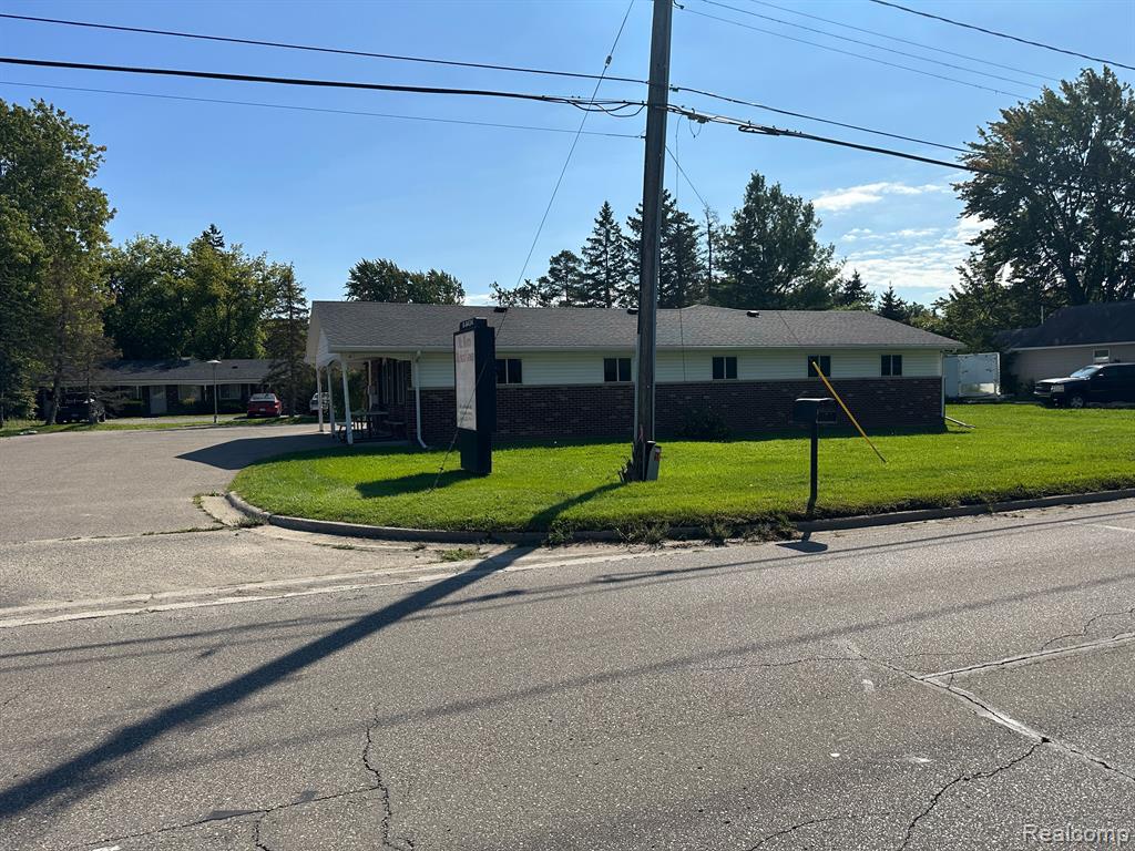 8434 N SAGINAW Road, Mount Morris, MI 48458 — front exterior