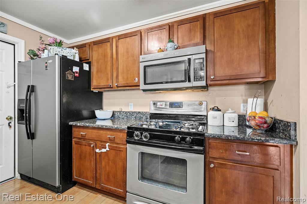 21628 Majestic Drive, Trenton, MI 48183 — Photo 13