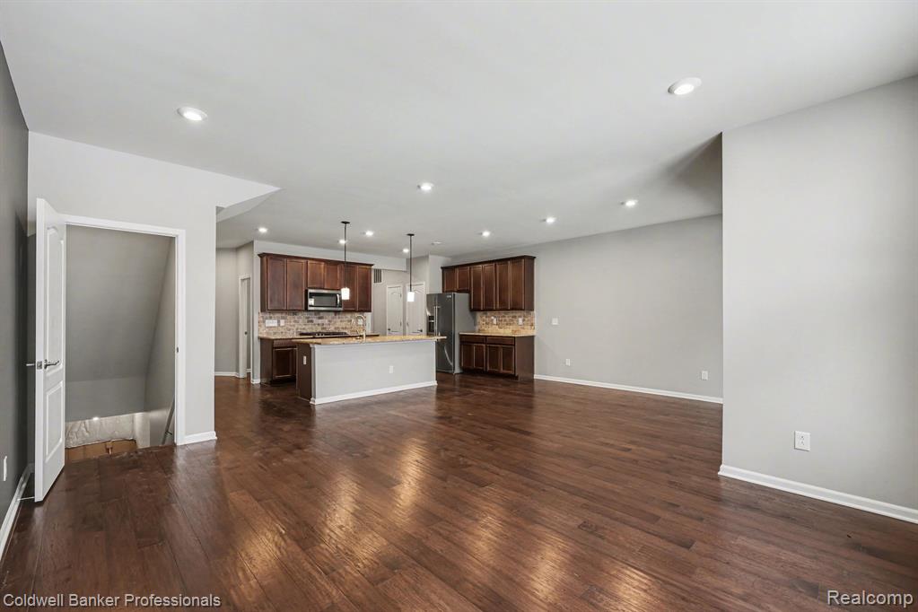 4883 Broomfield Way, Lake Orion, MI — Photo 8