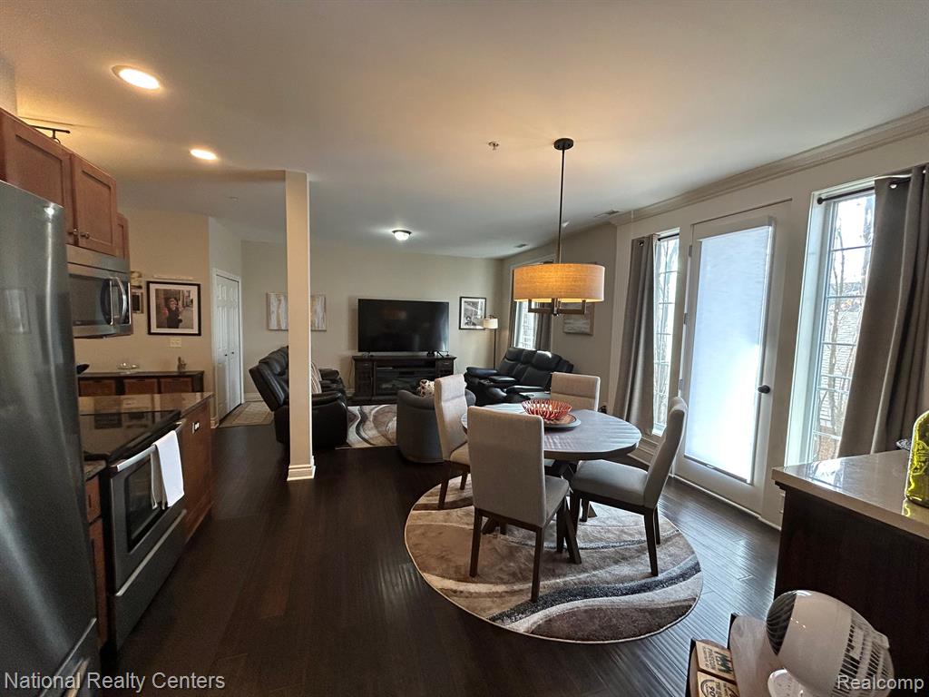 730 PENNIMAN Avenue, 207, Plymouth, MI 48170 — Photo 11