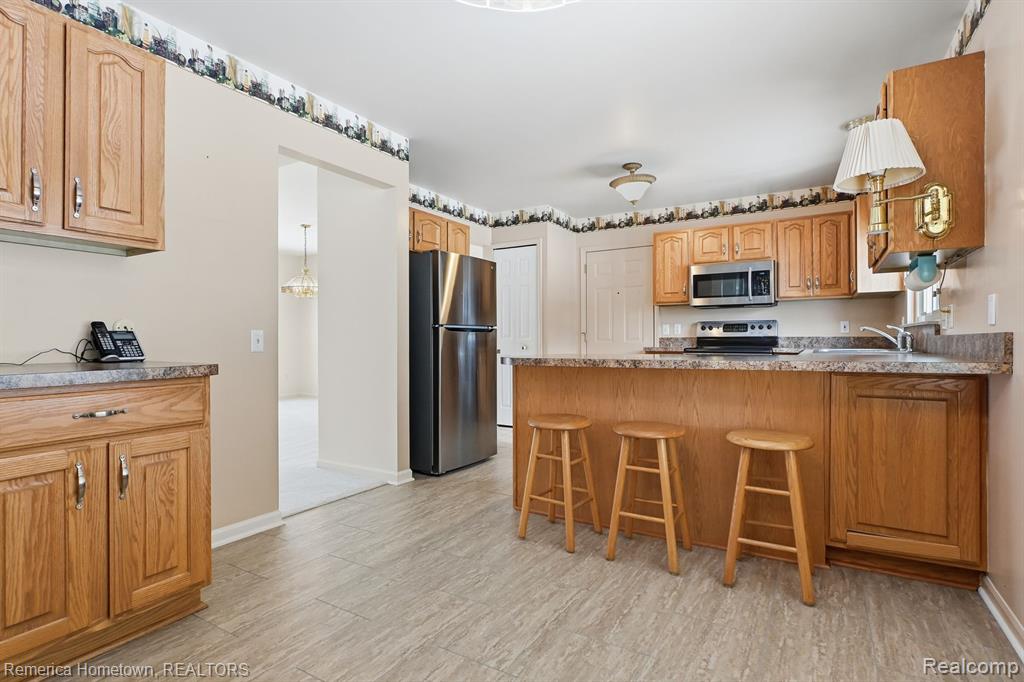 8930 Twin Lakes Drive, White Lake, MI — Photo 11