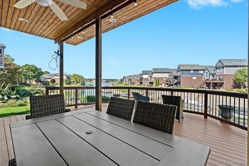 10817 Cliffview Drive, South Lyon, MI 48178 — Photo 32