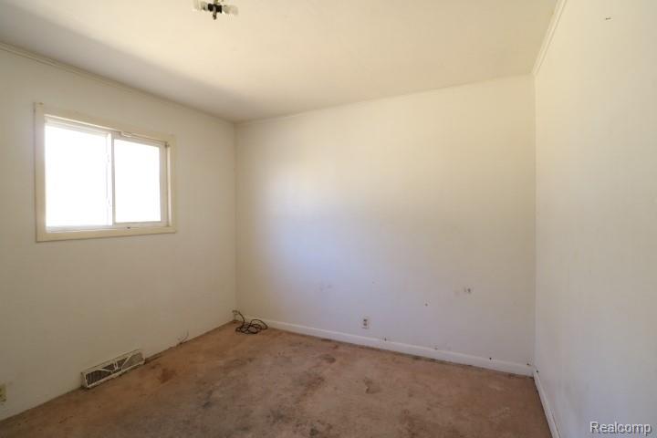 3143 Maywood Drive, Flint, MI 48504 — Photo 8