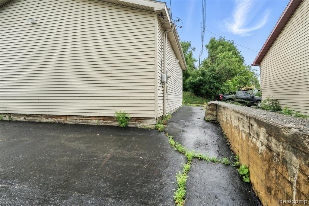 625 Warren Street, Flint, MI 48505 — Photo 18