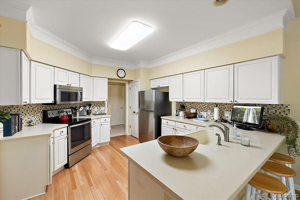 833 GARNET Court, Rochester, MI 48306 — Photo 24