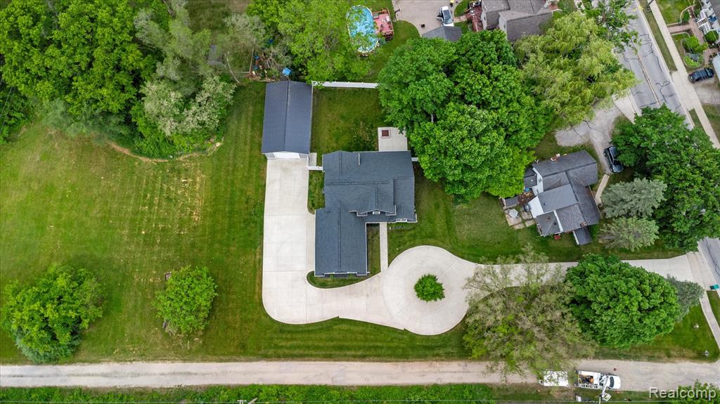 595 BRIGHTON LAKE RD, Brighton, MI 48116 — Photo 63