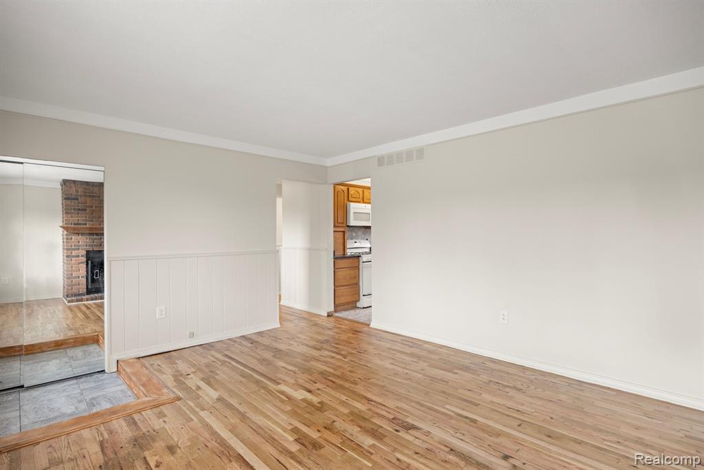 9870 FAIRBANKS Street, Belleville, MI 48111 — Photo 6
