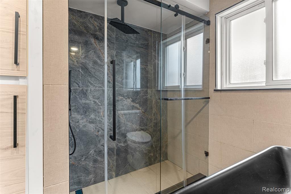 6981 Amboy Street, Dearborn Heights, MI 48127 — Photo 11