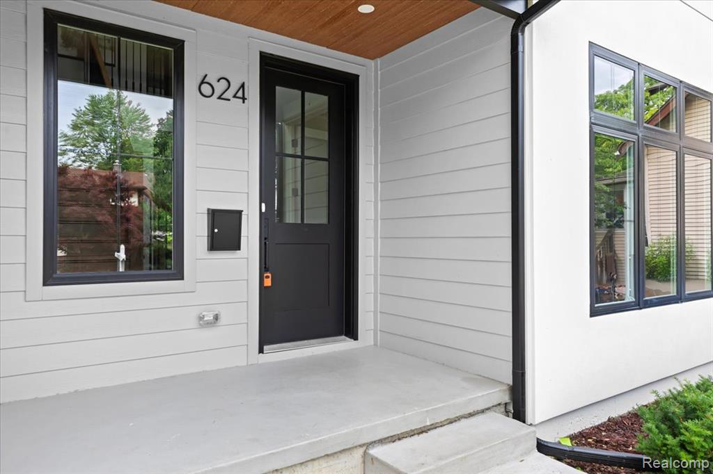 624 S Vermont Avenue, Royal Oak, MI 48067 — Photo 4