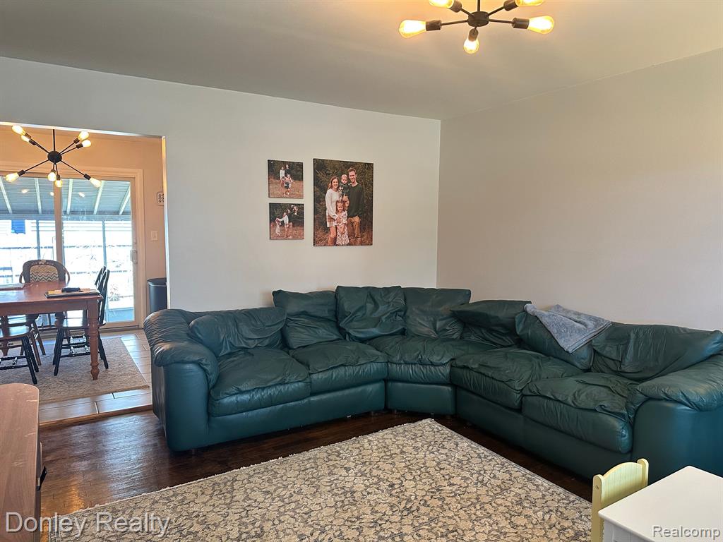 641 Coutant Street, Flushing, MI 48433 — Photo 10
