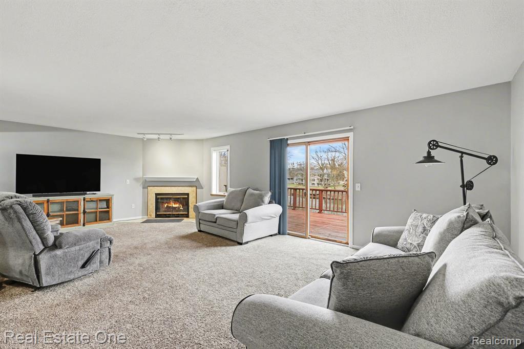 6892 Northcrest Way E, Clarkston, MI — Photo 8