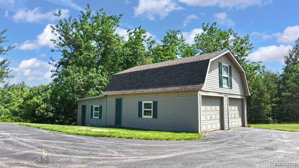 5370 Whipple Lake Road, Clarkston, MI 48348 — Photo 34