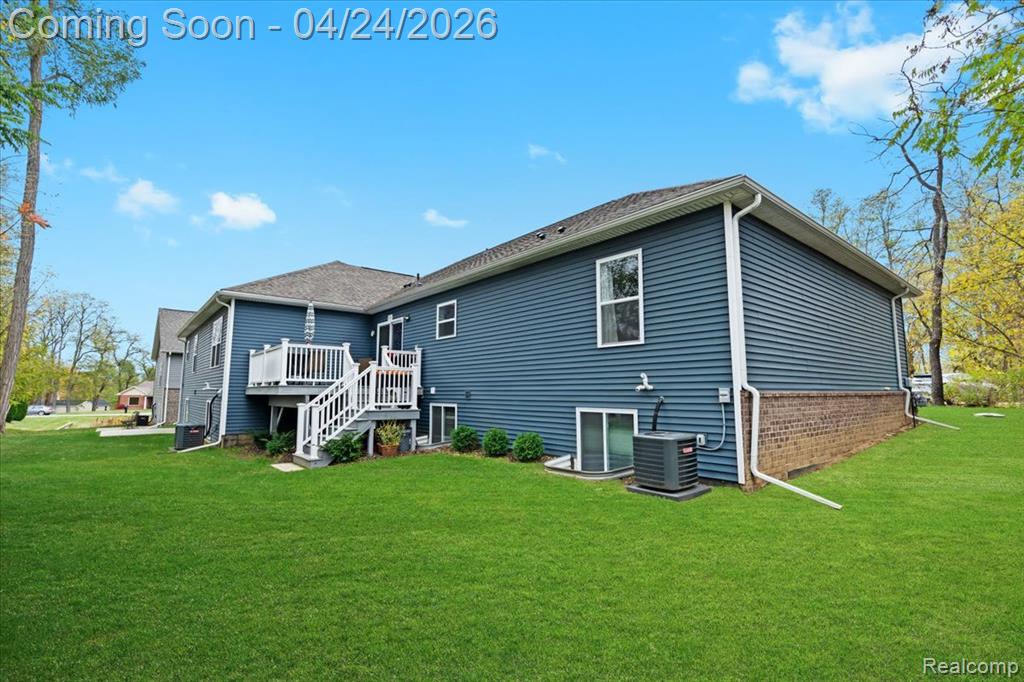 5860 Scenic Bluff Drive, Brighton, MI 48116 — Photo 21
