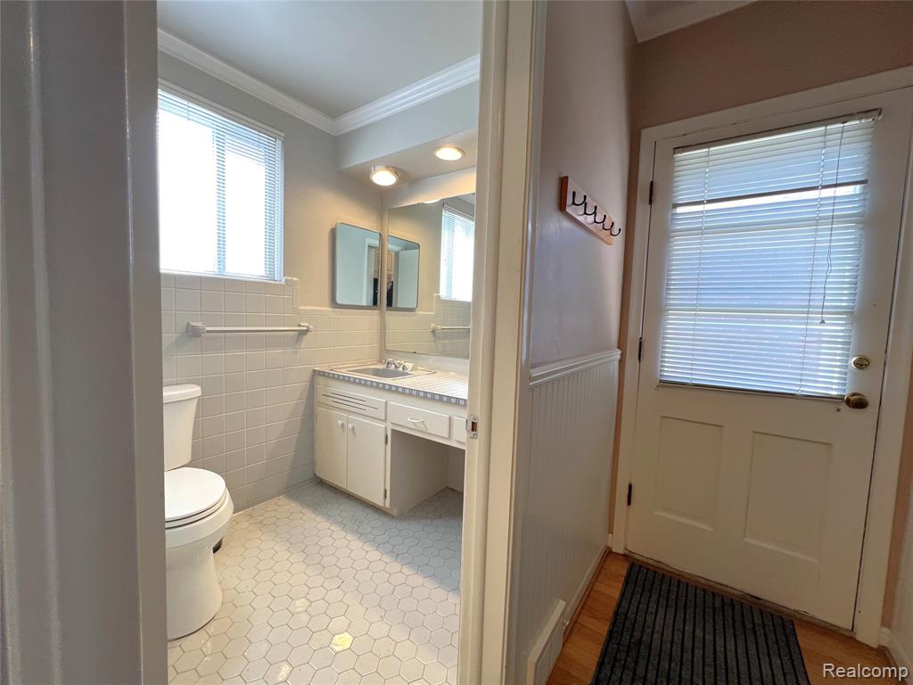 505 Anita Avenue, Grosse Pointe, MI 48236 — Photo 28