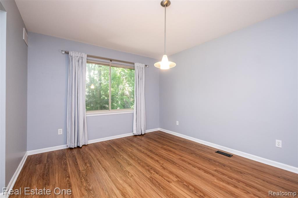 4079 Cumberland Court, Commerce Twp, MI 48390 — Photo 11