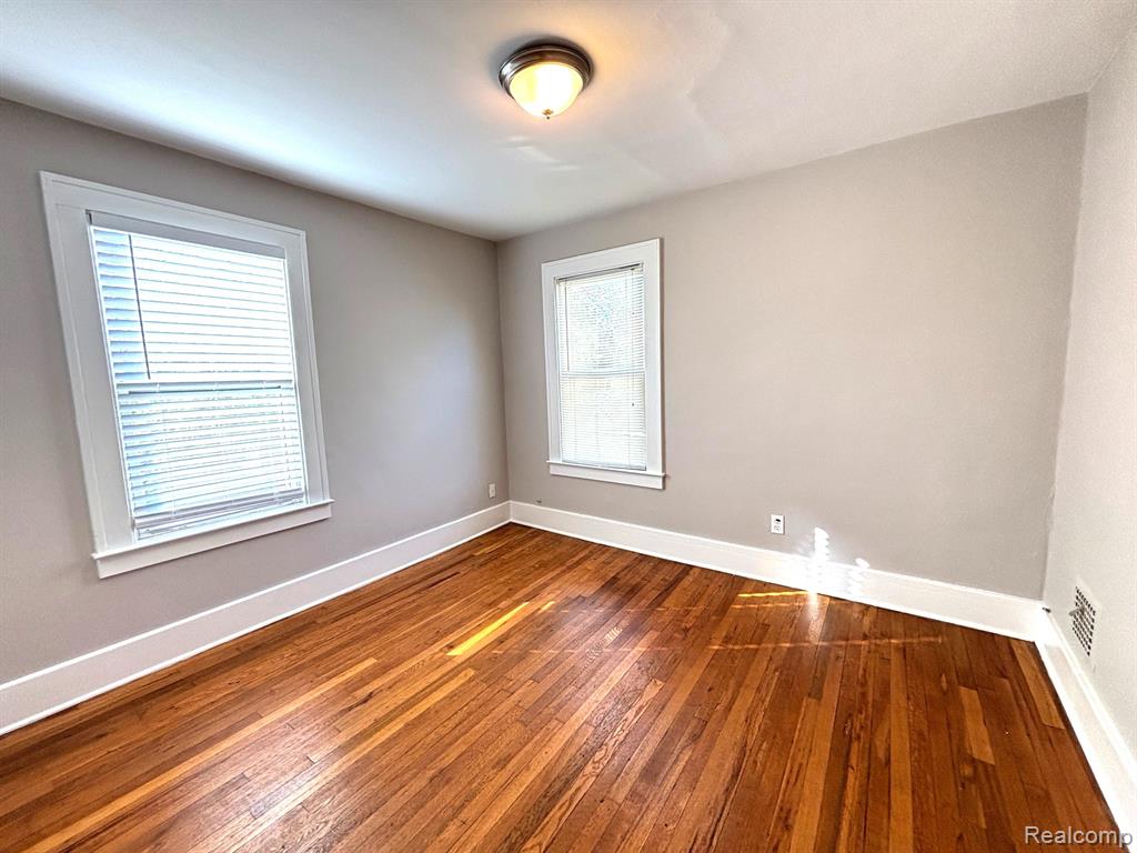 536 E Jarvis Avenue, Hazel Park, MI 48030 — Photo 10