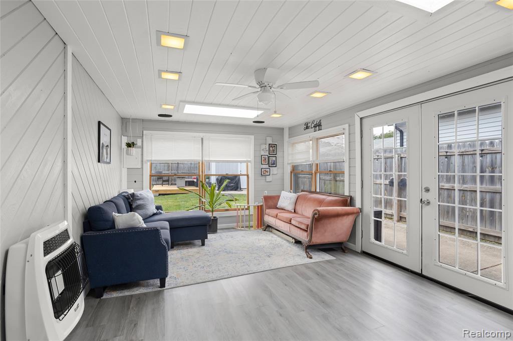 634 S Hawthorne Street, Westland, MI 48186 — Photo 19