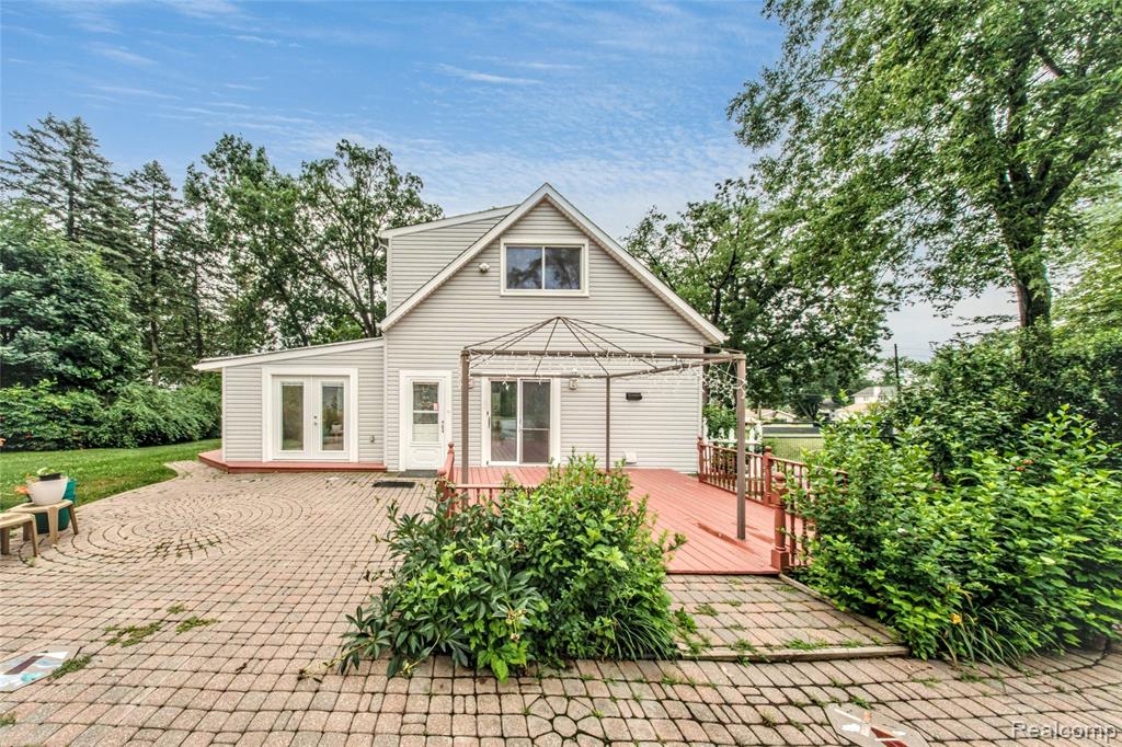 9042 Gale Road, White Lake, MI — Photo 7