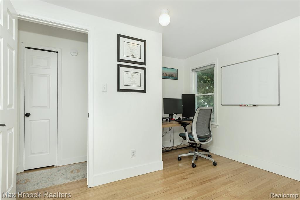 430 N Altadena Avenue, Royal Oak, MI 48067 — Photo 31