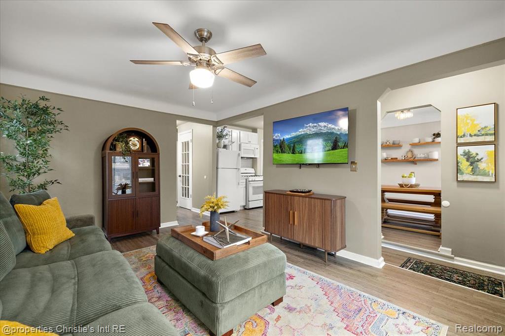 21553 Bournemouth Street, Harper Woods, MI 48225 — Photo 5