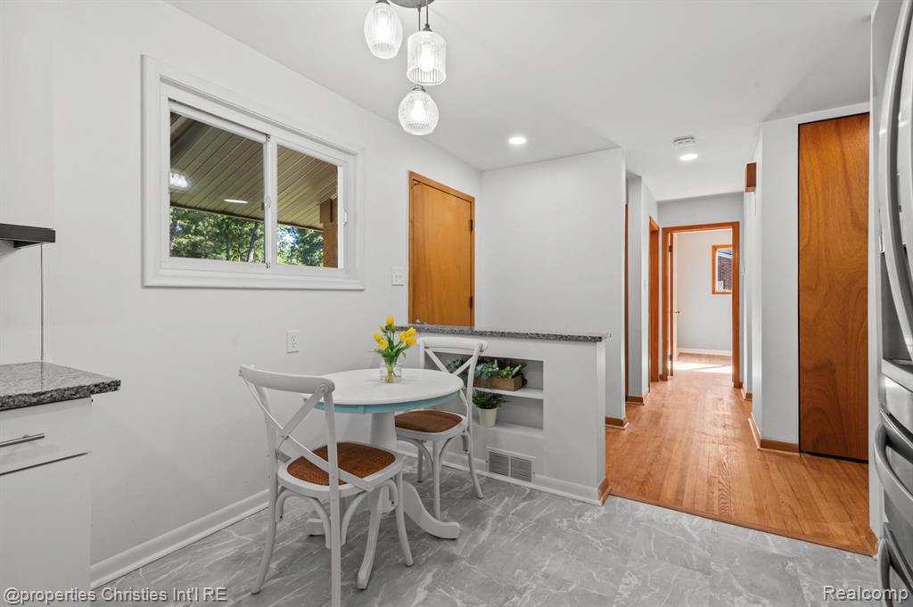 8009 Coventry Avenue, Grosse Ile, MI 48138 — Photo 15