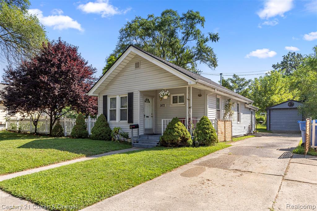 5671 Syracuse Street, Dearborn Heights, MI 48125 — front exterior