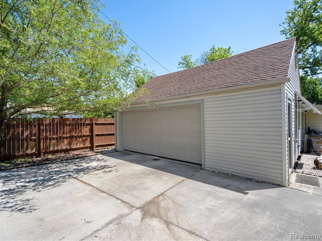 488 Little Avenue, Cottrellville, MI — Photo 4