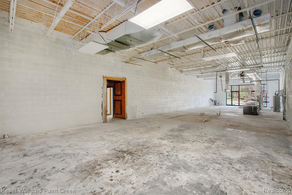 5030 E COLDWATER Road, Flint, MI 48506 — Photo 13