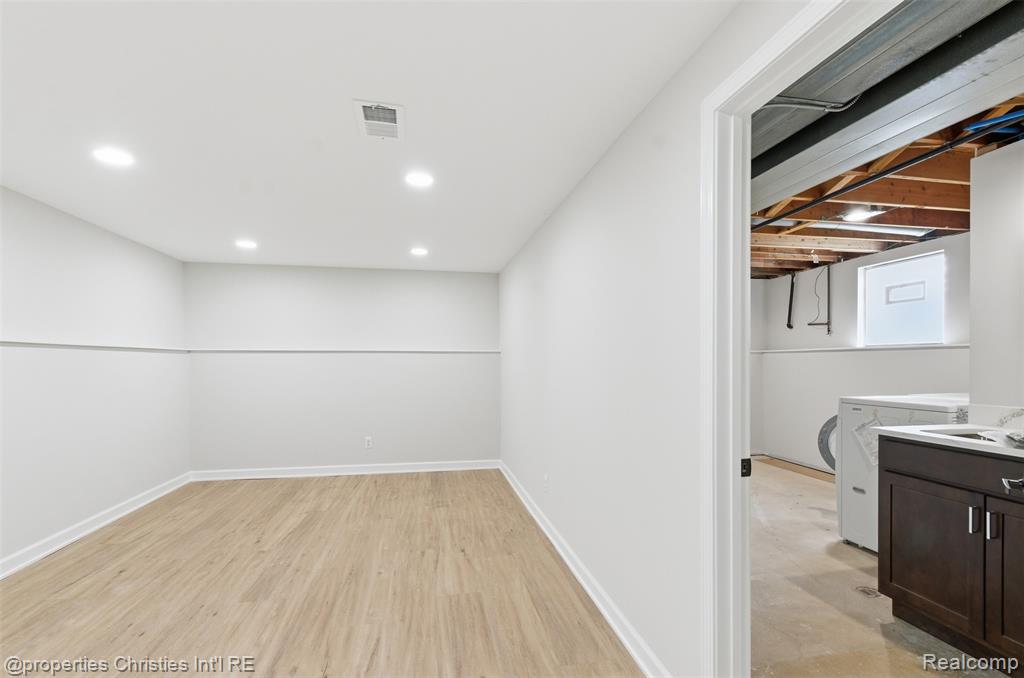 2629 Coral Drive, Troy, MI 48085 — Photo 17