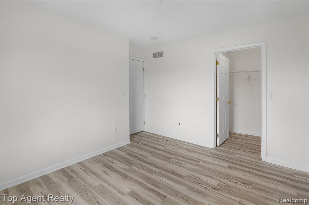 42117 CAMDEN Road, Belleville, MI 48111 — Photo 24