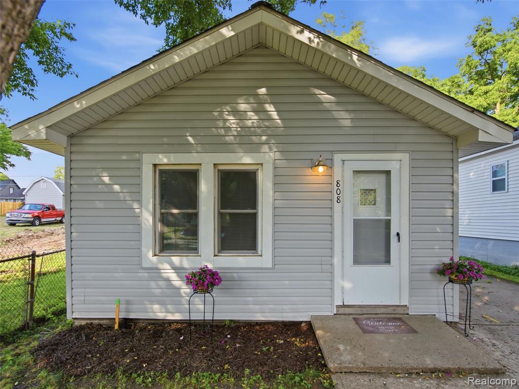 808 Corwin Court, Pontiac, MI 48340 — front exterior