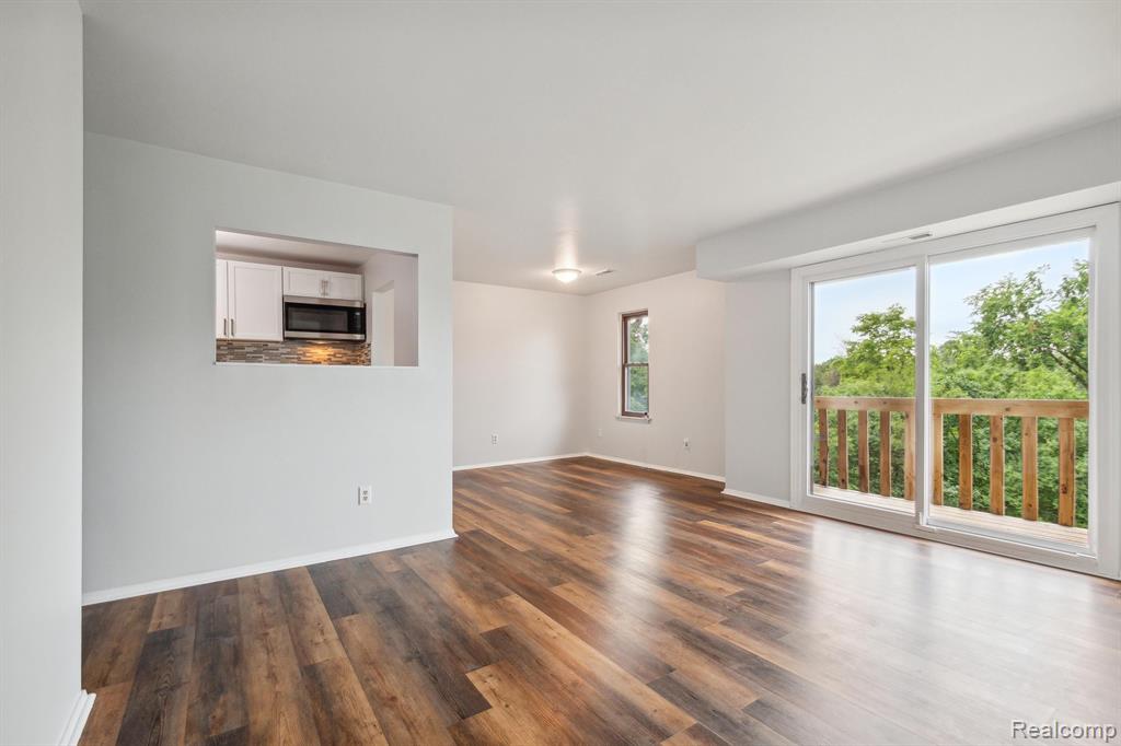 32013 W 12 MILE Road, 306, Farmington Hills, MI 48334 — Photo 8