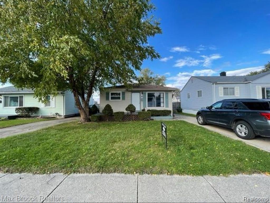 47 E Barrett Avenue, Madison Heights, MI 48071 — front exterior