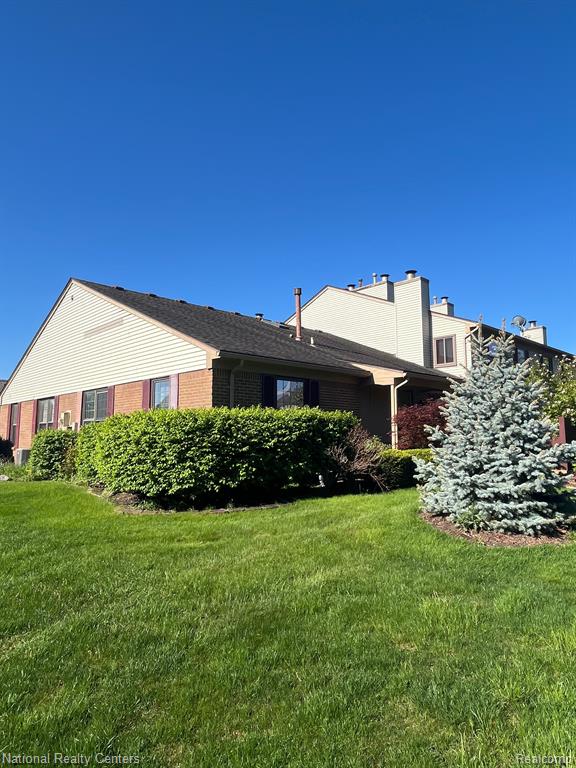 31160 Country Way, Farmington Hills, MI 48331 — front exterior