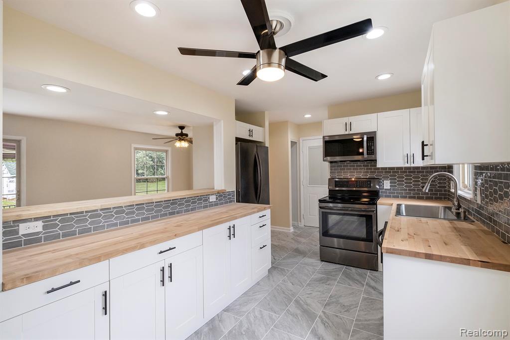 5397 Mapletree Drive, Flint, MI 48532 — Photo 5