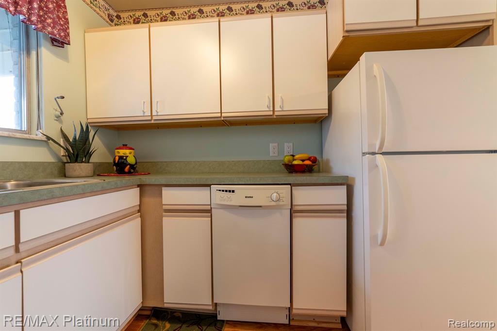 6010 Alan Drive, 30, Brighton, MI 48116 — Photo 13