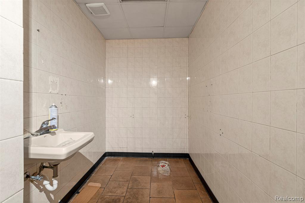5006 S Wayne Road, Wayne, MI 48184 — Photo 59