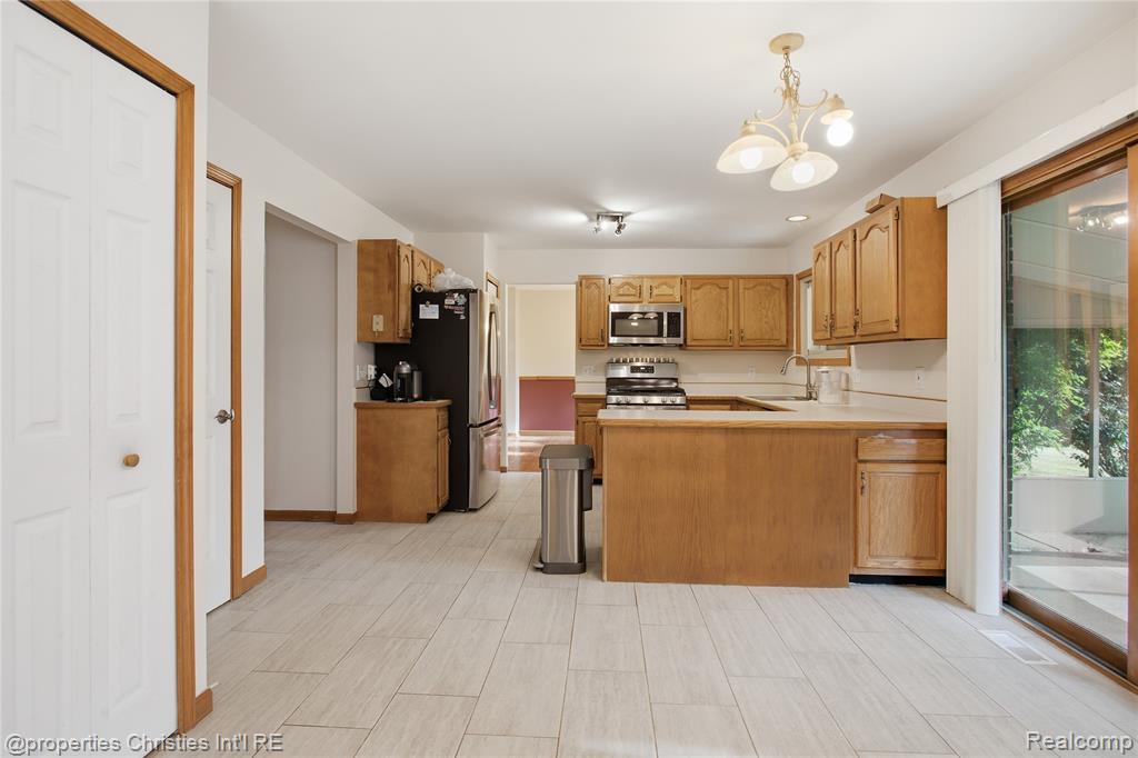6474 Bedview Drive, Saline, MI 48176 — Photo 18