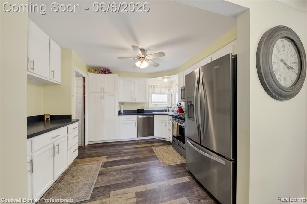 373 Tilmor Drive, Waterford, MI 48328 — Photo 9