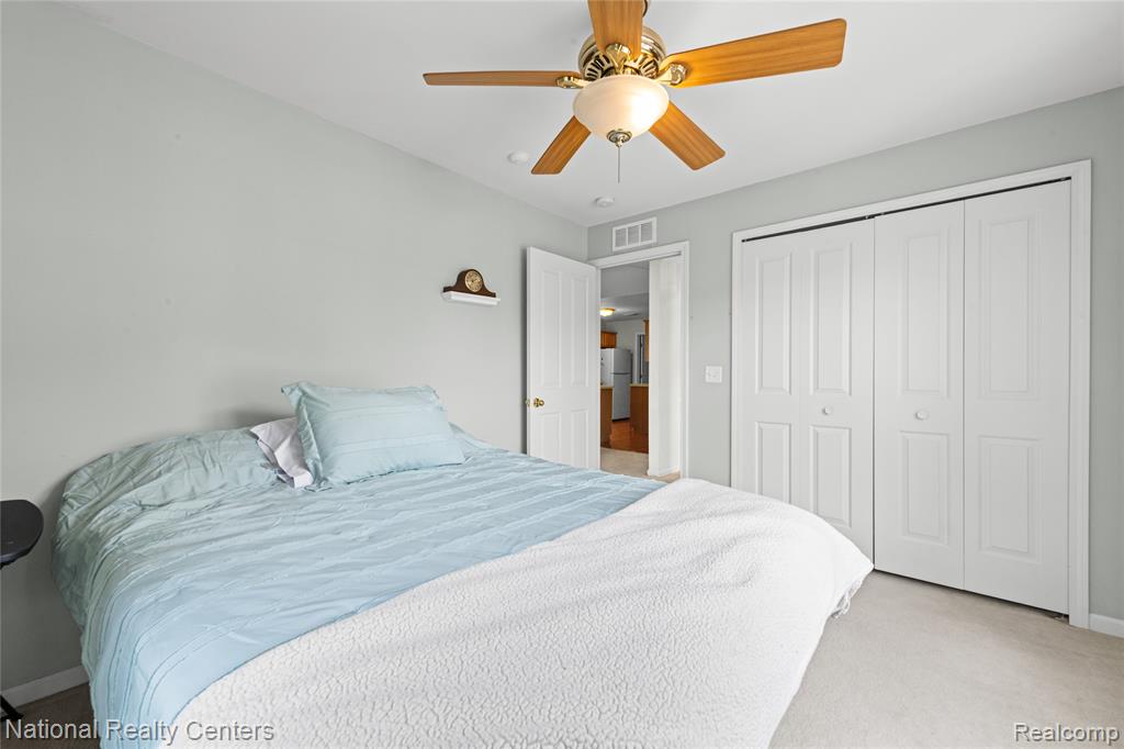 4048 Berkeley Avenue, Canton, MI 48188 — Photo 19