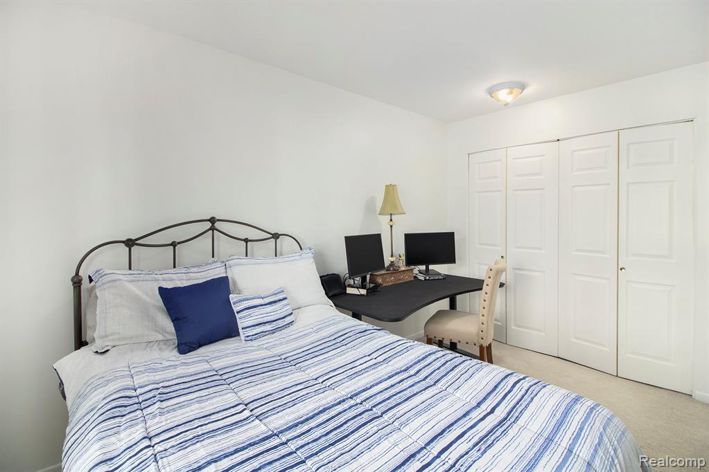 1842 Colonial Village Way, 4, Waterford, MI 48328 — Photo 11